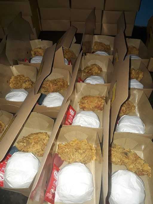 Fried Chicken Dan Geprek Mugiwaras, Kayen Raya Blotan 6