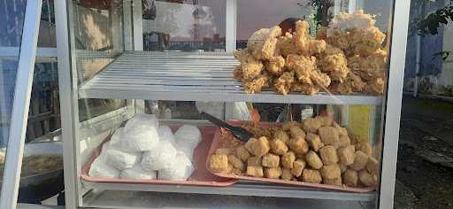 Fried Chicken Dan Geprek Mugiwaras, Kayen Raya Blotan 10