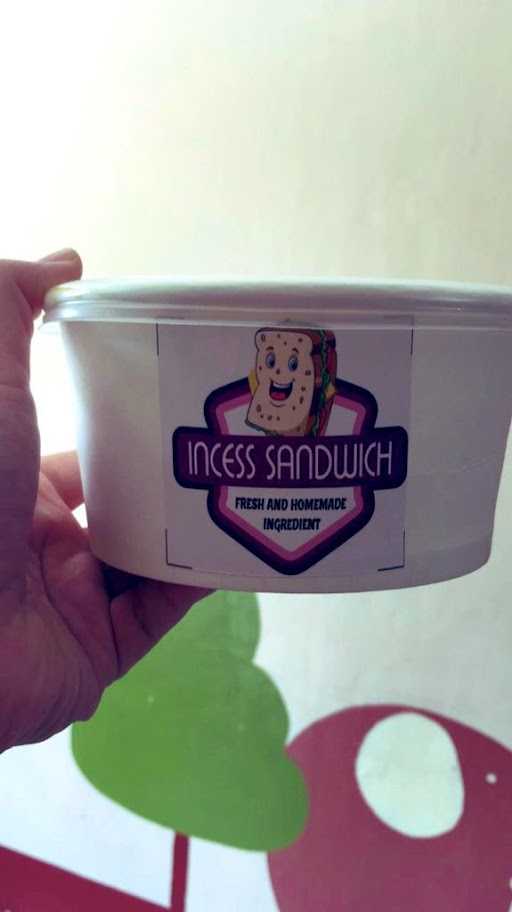 Incess Sandwich 1