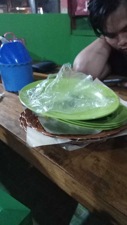 Lesehan Pecel Lele Laparpool 4