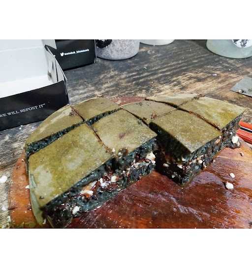 Martabak Hitam Manis, Ngemplak 1