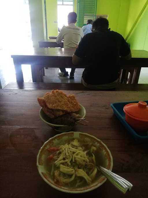 Soto & Sop Hollywood Jakal Km. 15 8