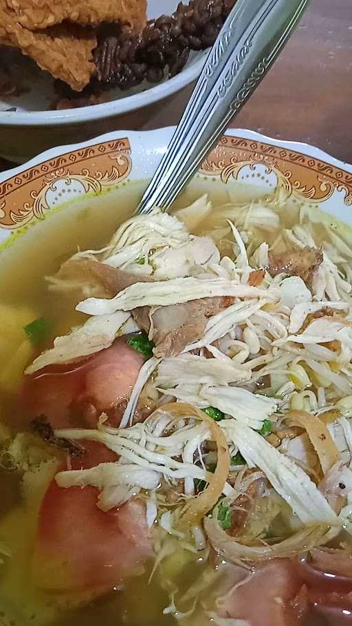 Soto & Sop Hollywood Jakal Km. 15 3