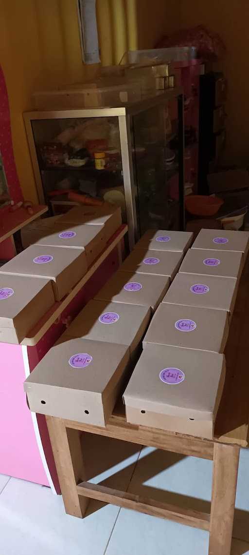 Loyang Dua PutriBolu Jadul Dan Aneka Kue Rumahan 8