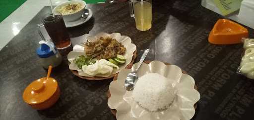 Ayam Goreng Kremes & Nasi Kotak Mbak Nur 4