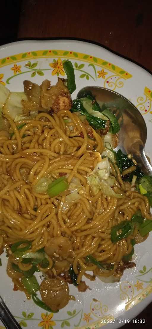 Mie Ayam & Bakso Sapi Mb Yanti 5