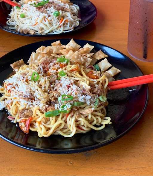 Kedai Mie Level & Seblak Jr 10