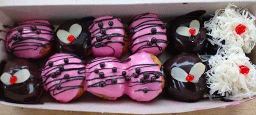 Kedai Donat Rizqina 5