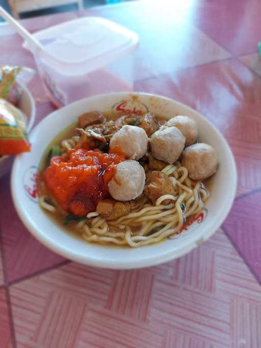 Bakso & Mie Ayam Bintang Emas 1