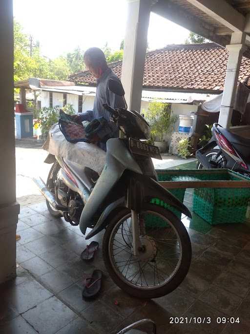 Bakso & Mie Ayam Bintang Emas 7