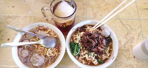 Warung Mie Bakso Priso Betal 4