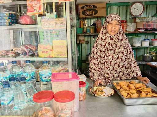 Warung Nasgor Pak Daryadi 3