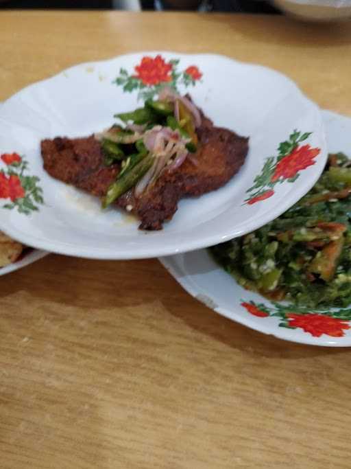 Rumah Makan Pusako Lintau 2