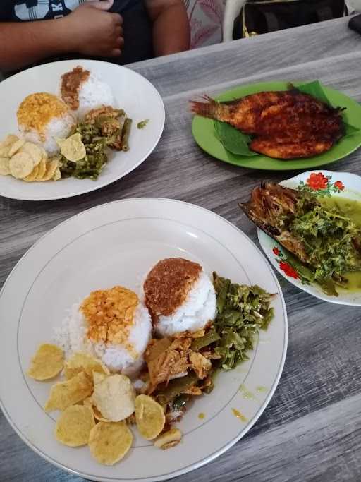 Rumah Makan Pusako Lintau 8