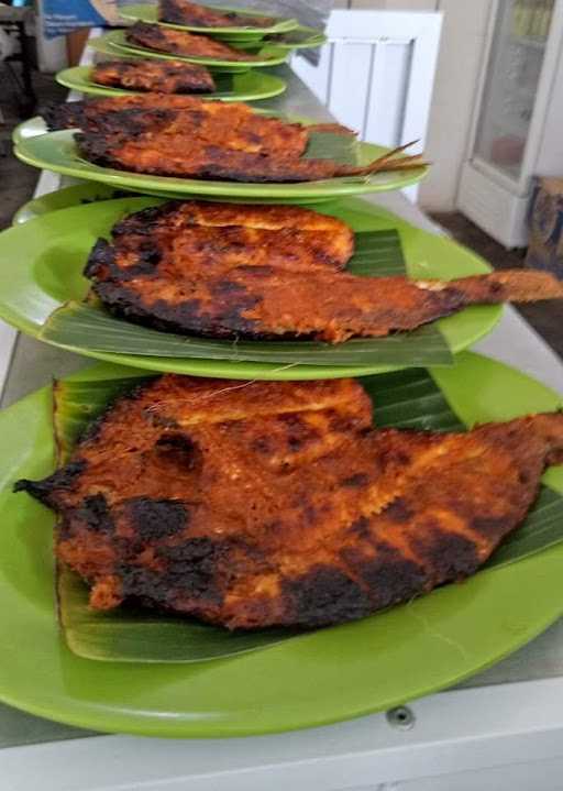 Rumah Makan Pusako Lintau 5