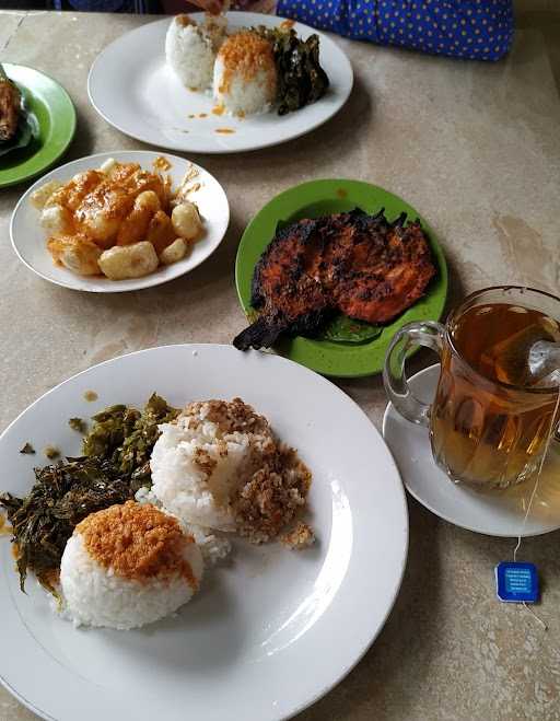 Rumah Makan Pusako Lintau 3