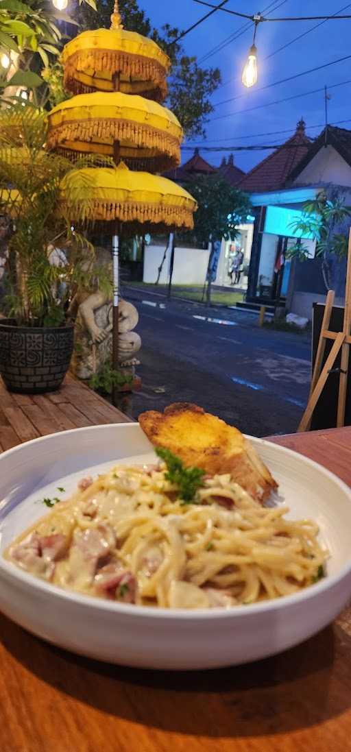 Acala Bar & Bistro Lembongan 9