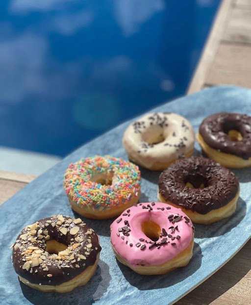 Koa Donuts Nusa Lembongan & Surf Lesson 6