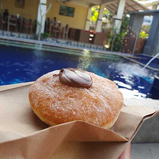 Koa Donuts Nusa Lembongan & Surf Lesson 8