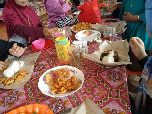 Warung Seafood Bu Ani 4