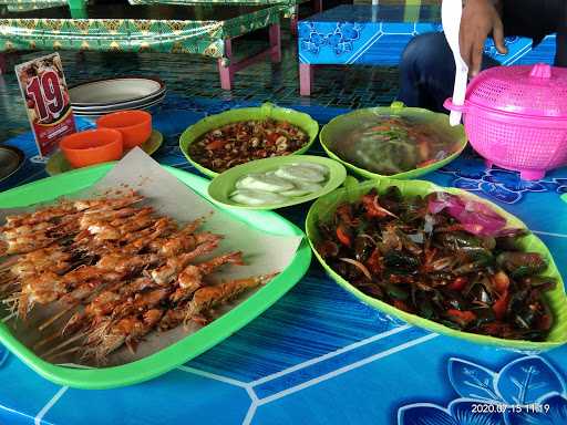 Warung Seafood Bu Ani 9