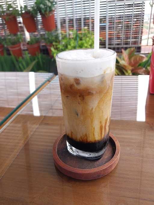 Tonggi Coffee Rooftop Cafe 3