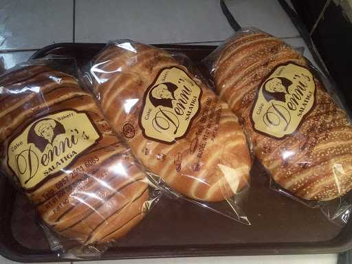 Dennis Bakery Salatiga 6