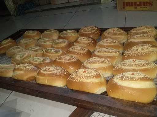 Dennis Bakery Salatiga 5