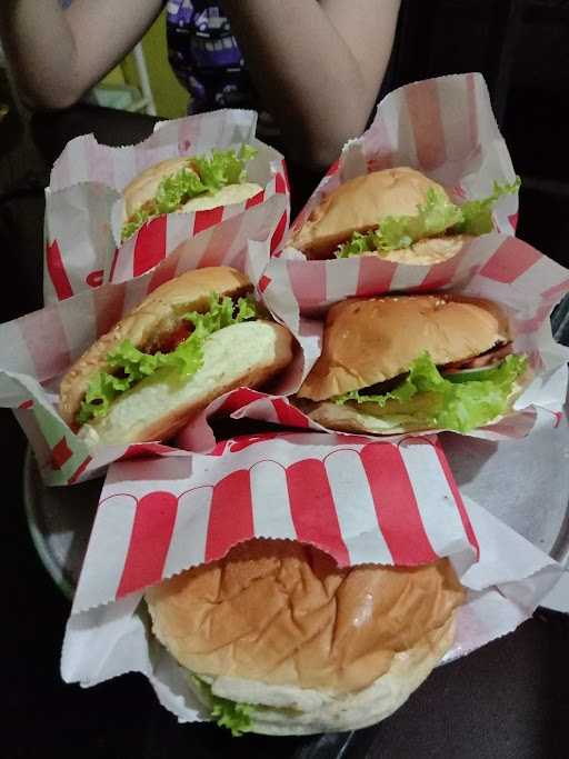 Bfc & Burger Kauman Lor 3