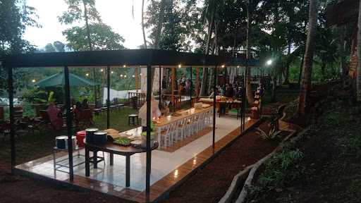 Kedai Santai Cafe & Resto Milenial 7