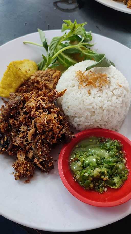 Rumah Makan Belut Asakan Cep 4