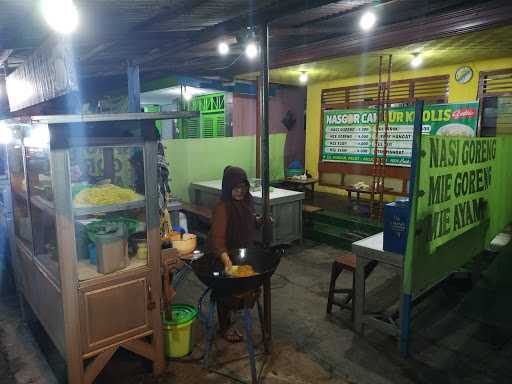 Warung Nasgor Hj.Kolis 10