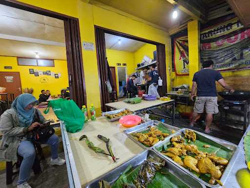 Warung Nasi Ayam Goreng Maranti 3