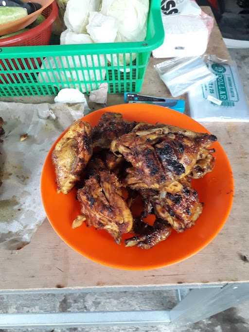 Lesehan Ayam Bakar & Ikan Bakar 4