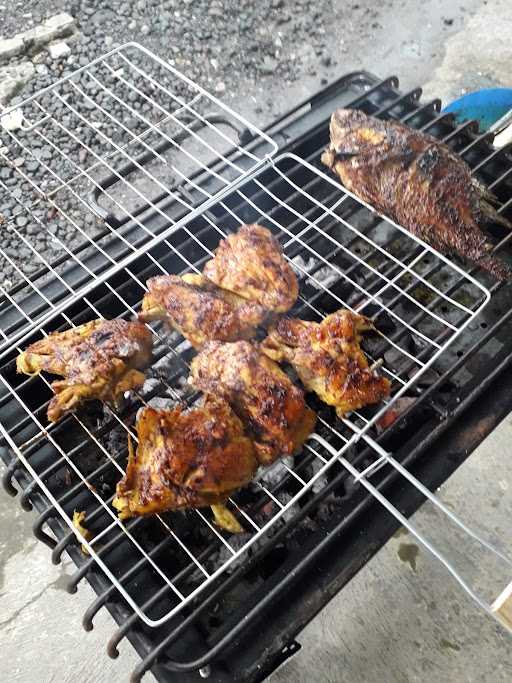 Lesehan Ayam Bakar & Ikan Bakar 2