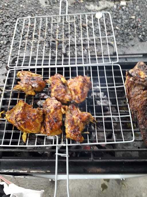 Lesehan Ayam Bakar & Ikan Bakar 1