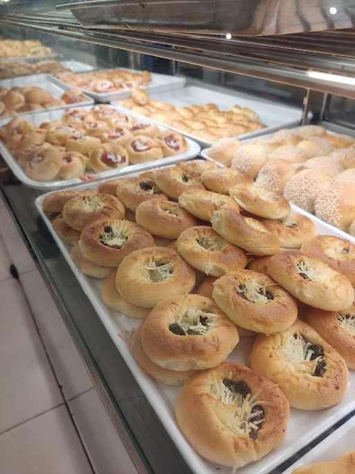 Unyil Bread & Cakes Okeke 2 Stores 9