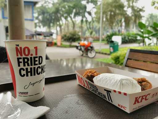 KFC - Kota Baru Parahyangan 10