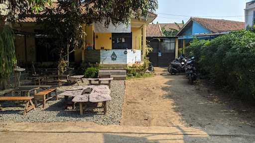 Kedai Prayi 4