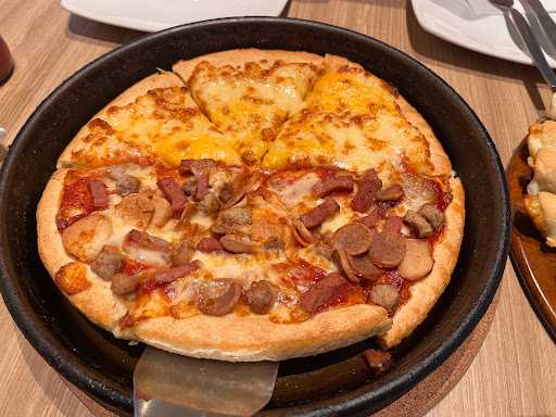 Pizza Hut Restoran 8