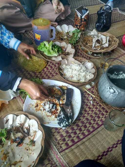 Rumah Makan Jajaway Situ Ciburuy 7