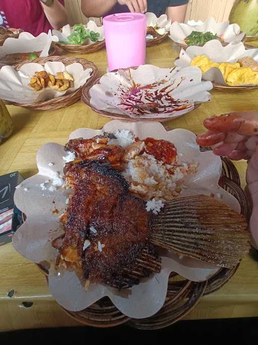 Saung Liwet Ikan Bakar 5