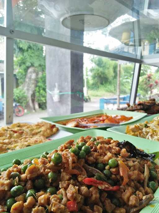 Warung Nasi Baheula Ibu Nunung 3