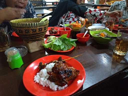 Warung Nasi Khas Sunda Lalaban 10