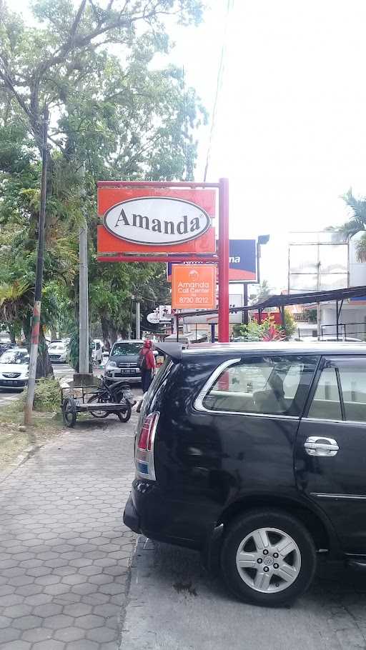 Outlet Amanda Brownies - Padang 10