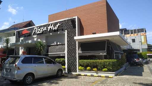 Pizza Hut Ristorante 1