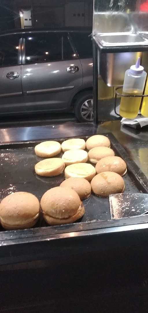 The K&K Burger Padang 9