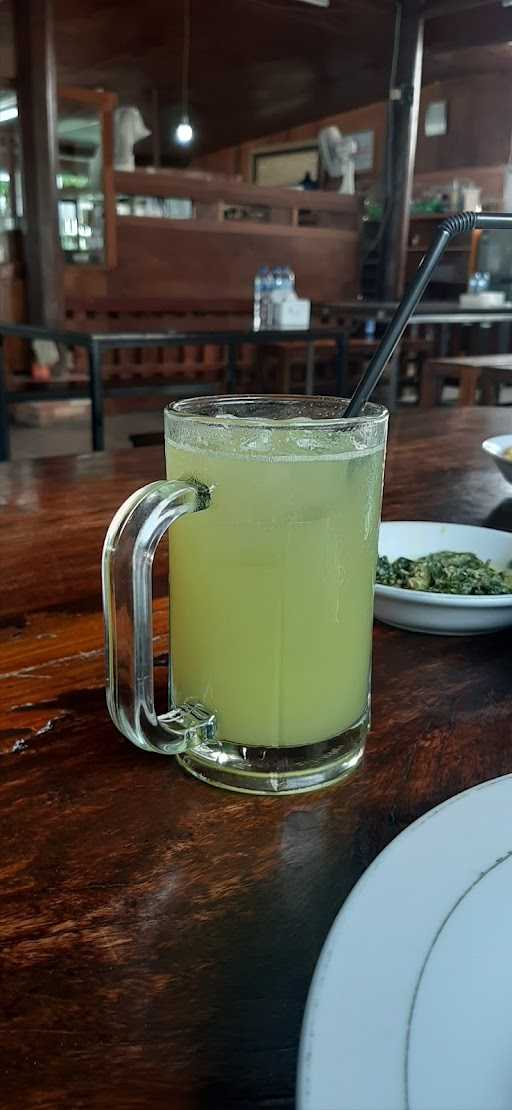 Warung Komar 9 1