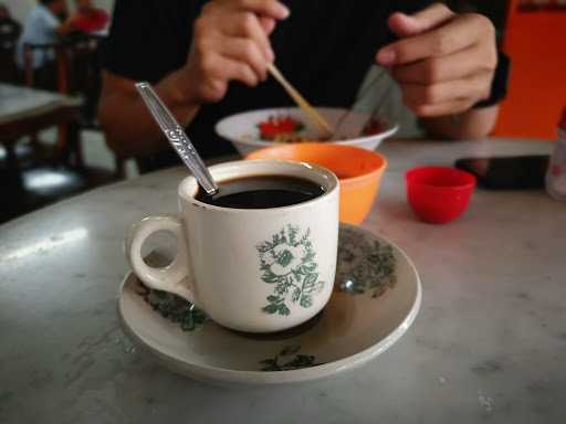 Mie Ayam Bakso Tos Ambacang 1