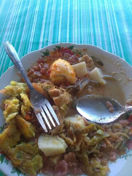 Lontong Simpang Labor 1